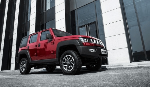 2026款宝马X3曜夜版:黑化细节升级,运动风范再进化